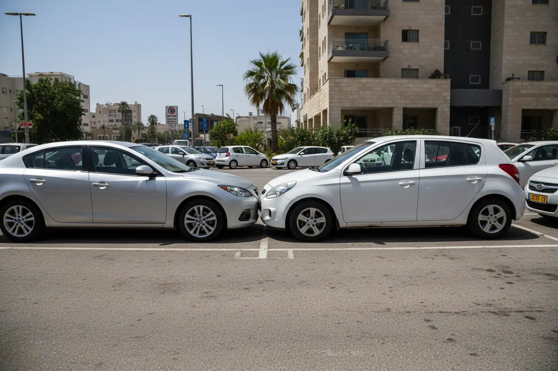 מדבקת אזהרה חנייה אסורה על שמשת רכב חוסם, פתרון הרתעה לחנייה פרטית